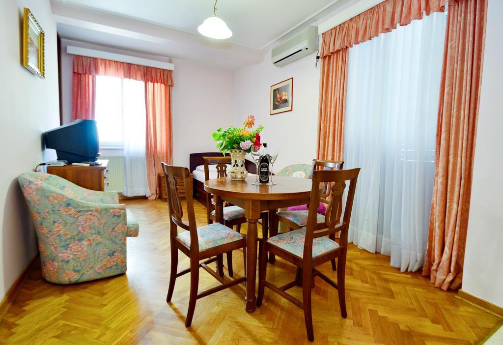 בודווה Villa Velzon Guesthouse מראה חיצוני תמונה