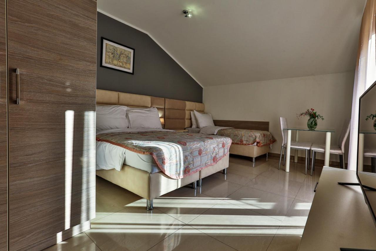 בודווה Villa Velzon Guesthouse מראה חיצוני תמונה